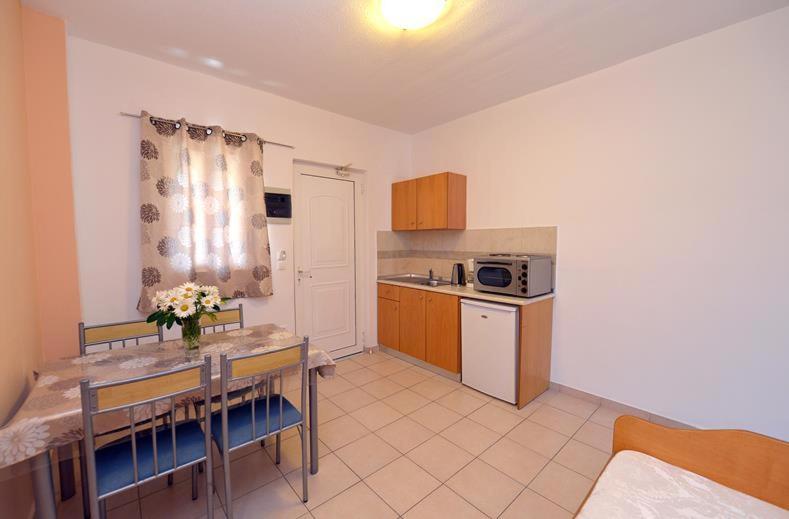 Barbie Hotel Apartments Ialysos  Ngoại thất bức ảnh
