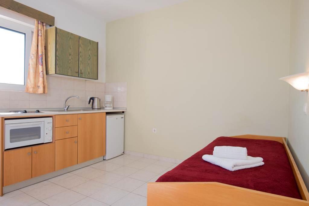 Barbie Hotel Apartments Ialysos  Ngoại thất bức ảnh