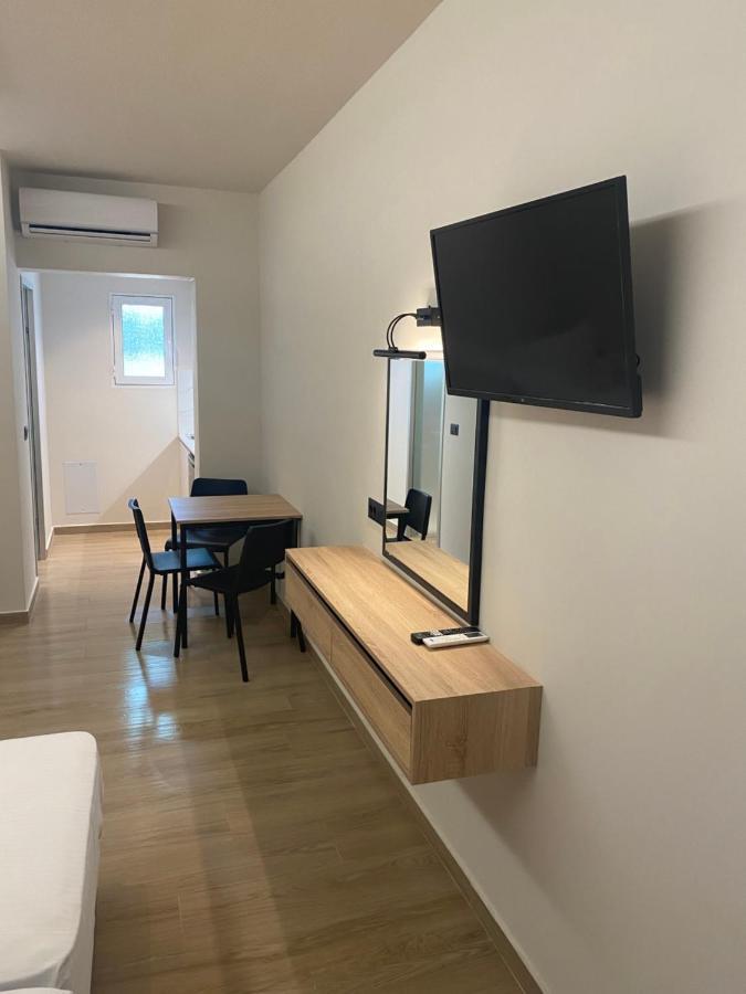 Barbie Hotel Apartments Ialysos  Ngoại thất bức ảnh